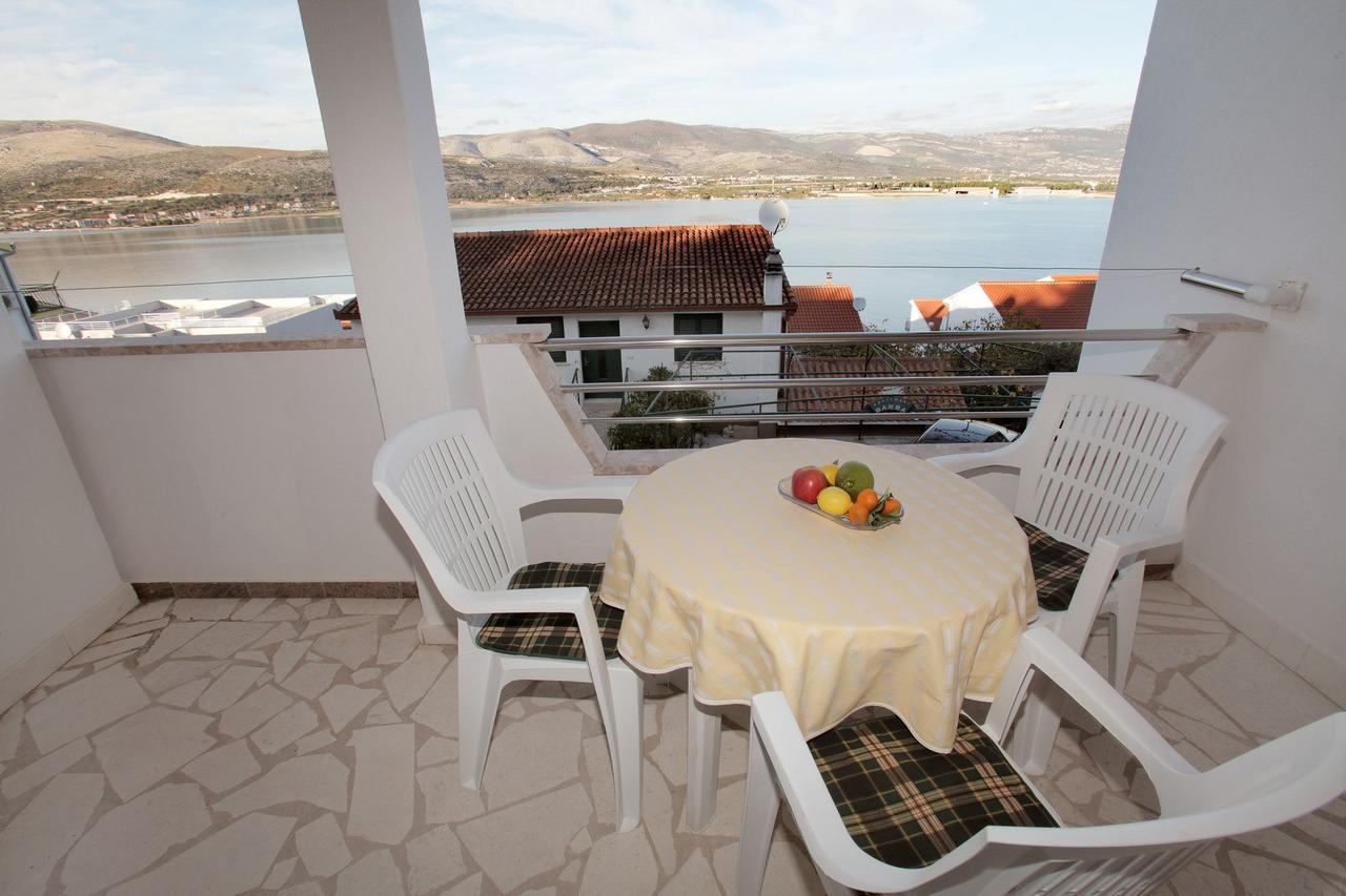 Apartments Iva Трогир Экстерьер фото