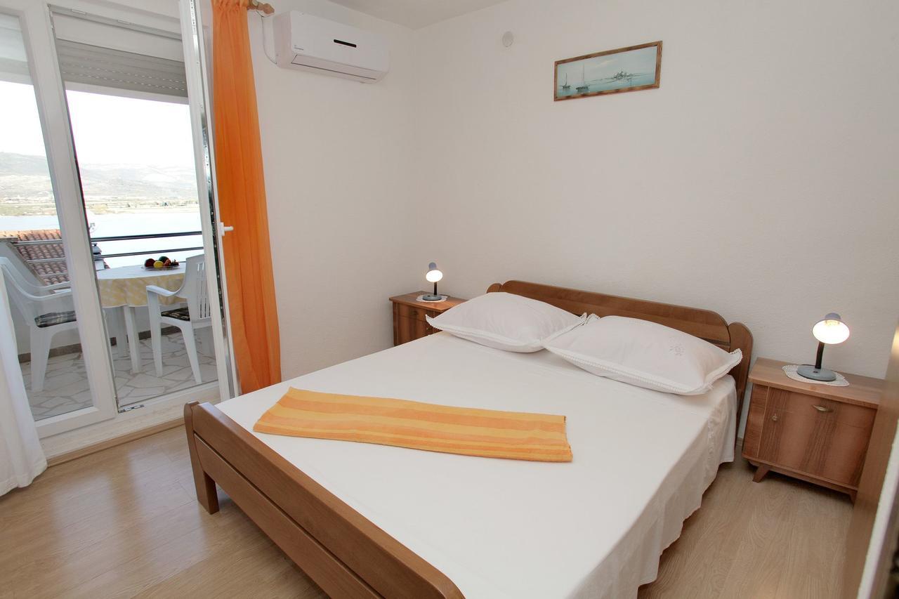 Apartments Iva Трогир Экстерьер фото