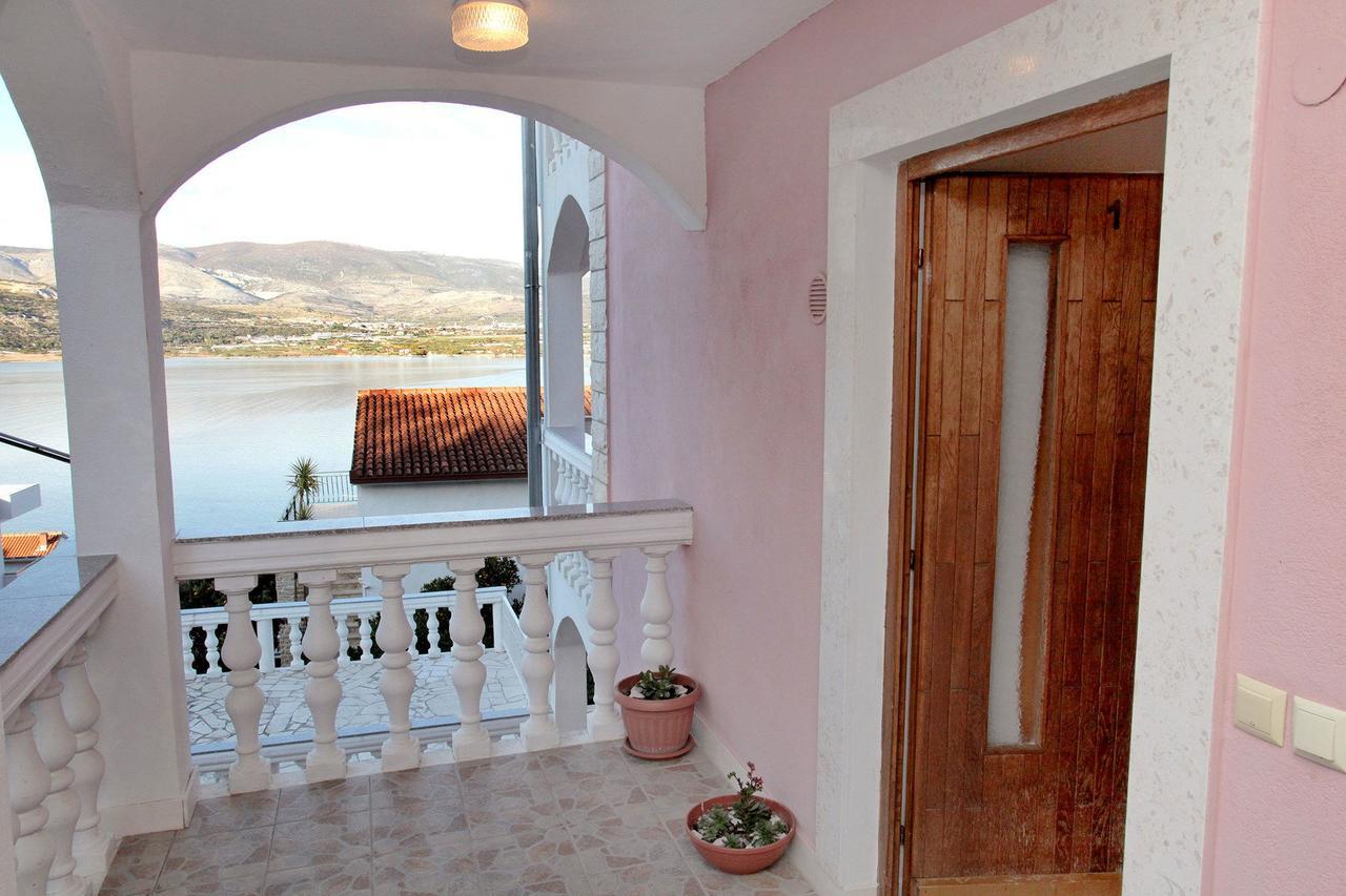 Apartments Iva Трогир Экстерьер фото