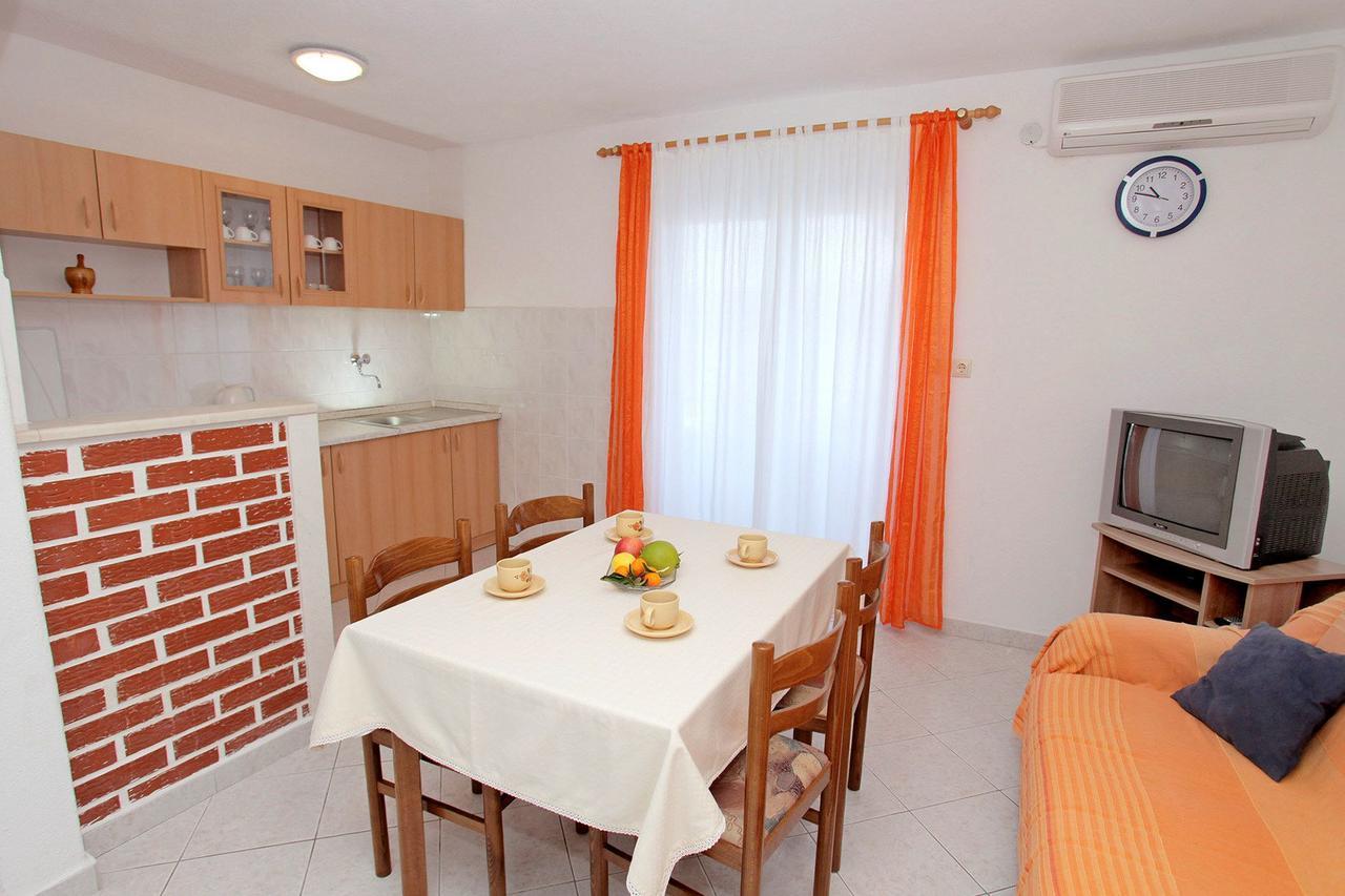 Apartments Iva Трогир Экстерьер фото